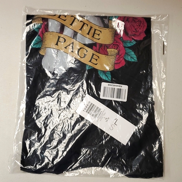 ❤NWT VINTAGE TORRID TEE - BETTIE PAGE GRAPHIC - RELAXED FIT - RINGER PLUS SIZE - Picture 14 of 14